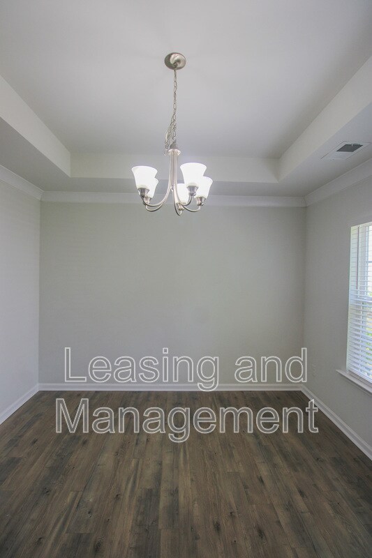 Building Photo - 150 Daniels Creek Cir