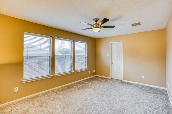 Building Photo - 1122 Chase Park Dr