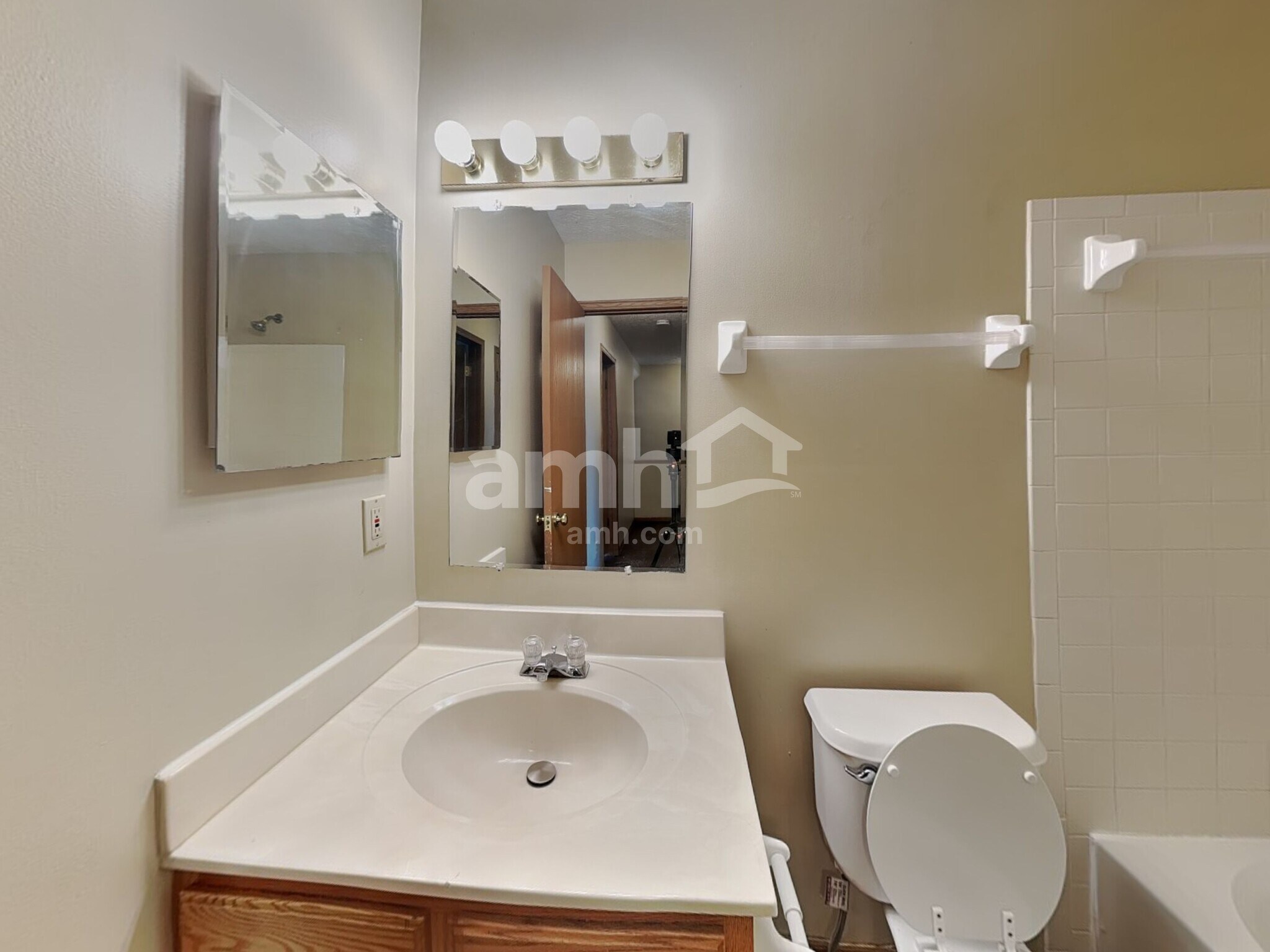 Building Photo - 2356 Maribeth Pl