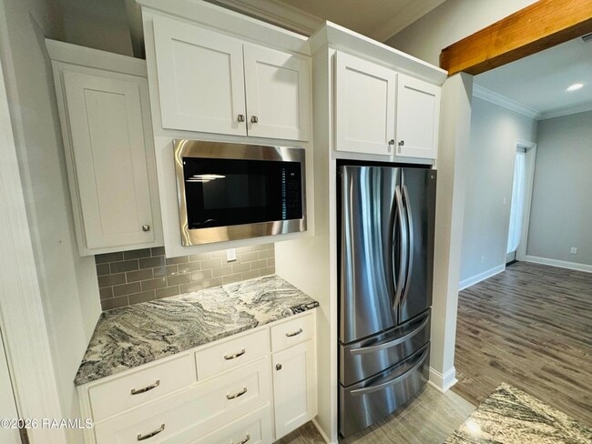 Building Photo - 113 Oak Village Dr