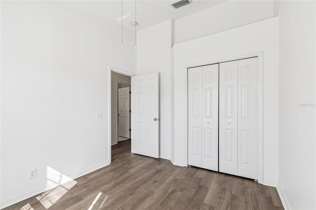 Building Photo - 571 Shoreham Ct NE