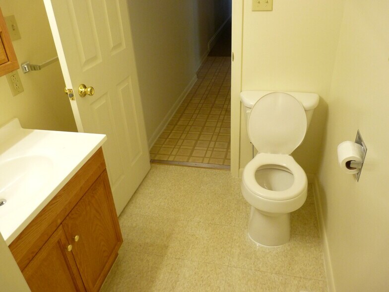 Bathroom - 1853 Park St