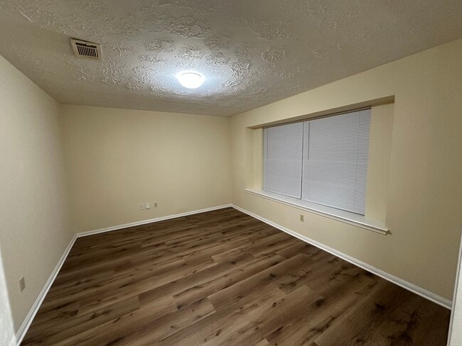 Building Photo - 8419 Bandridge Rd