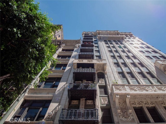 Building Photo - 416 S Spring St