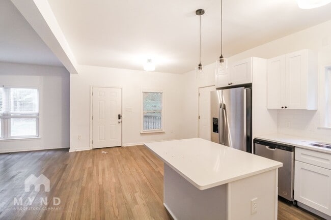 Building Photo - 1070 4th St NW