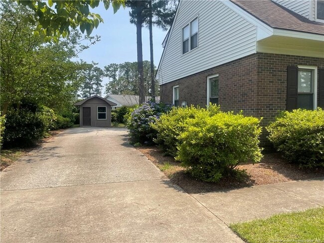 Building Photo - 470 Lennox Dr