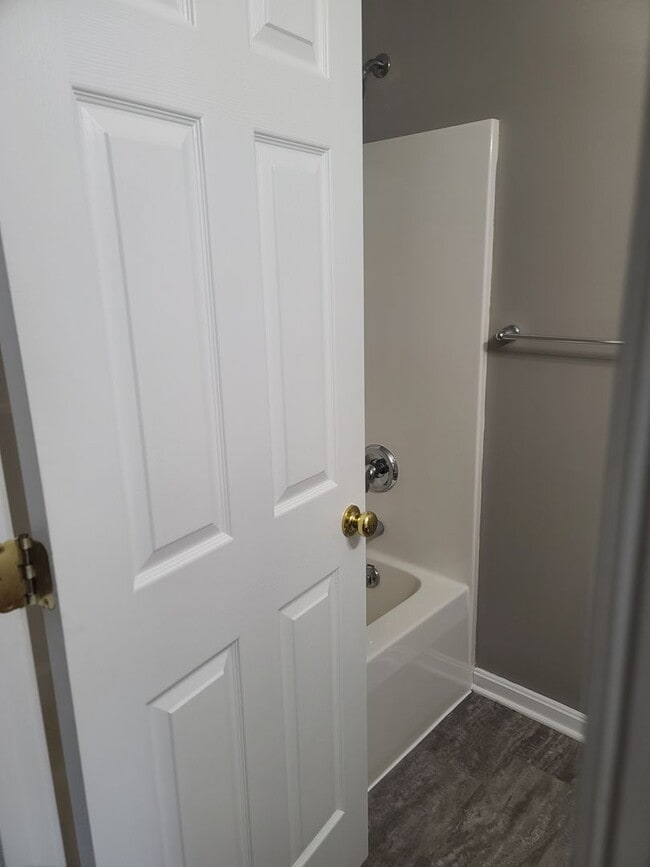 Building Photo - 3 Bedroom Townhouse for Rent in Waynesboro!