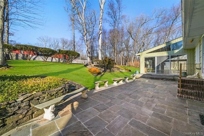 Building Photo - 12 East Pl