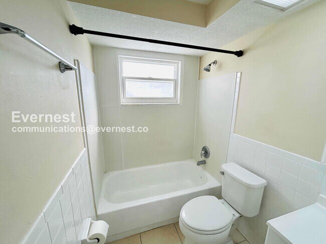 Building Photo - 1126 Normandy Blvd