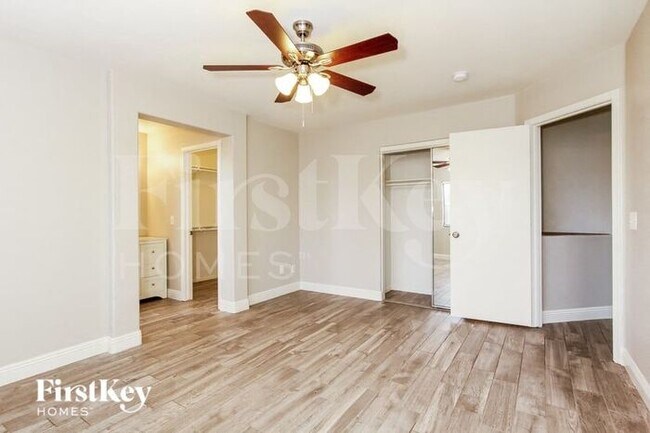 Building Photo - 9331 W Irma Ln