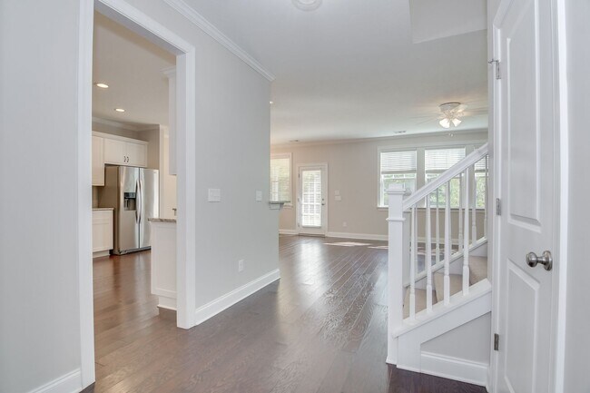 Building Photo - 983 Glenhaven Dr