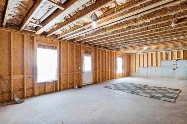Building Photo - 2044 Britt Dr