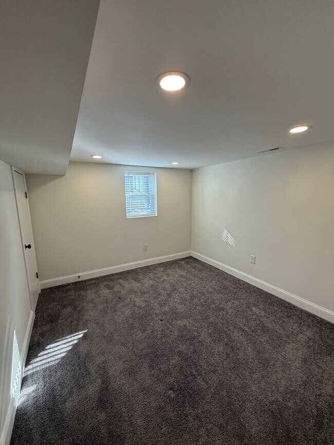 Building Photo - Beautiful 3 Bedroom Single-Family Home in Essex, MD