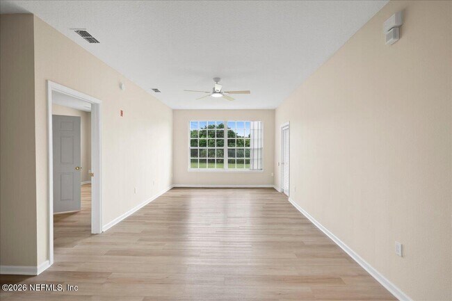 Building Photo - 10550 Baymeadows Rd