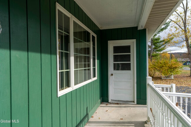 Building Photo - 11 Keyes St