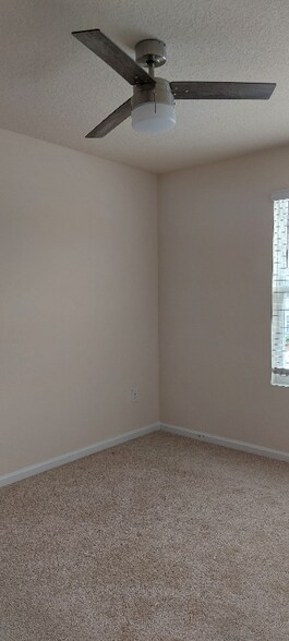 Building Photo - 98 Red House Cir