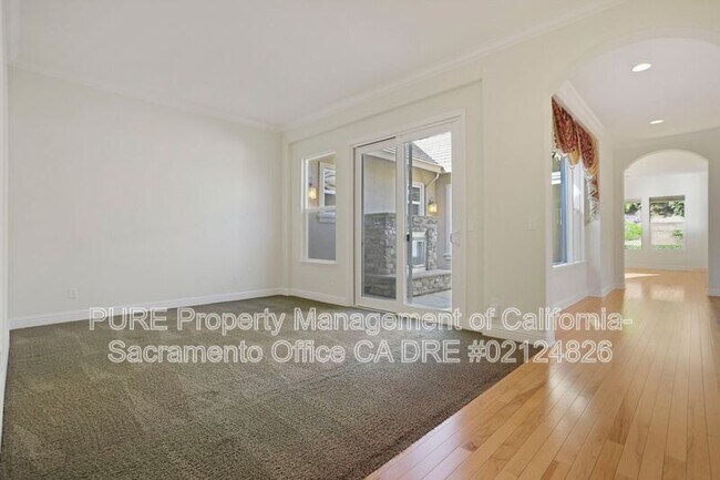Building Photo - 1143 Bevinger Dr