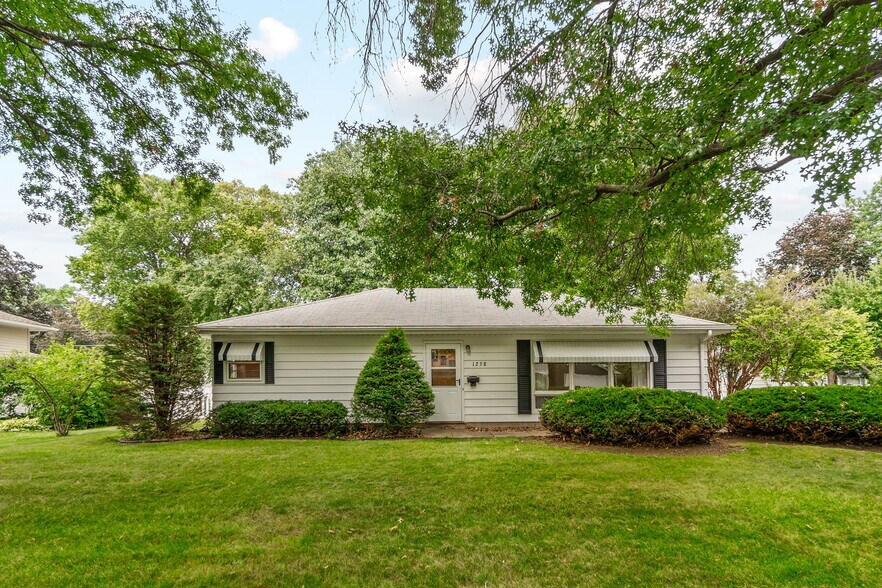 Building Photo - 1238 S Hill Dr