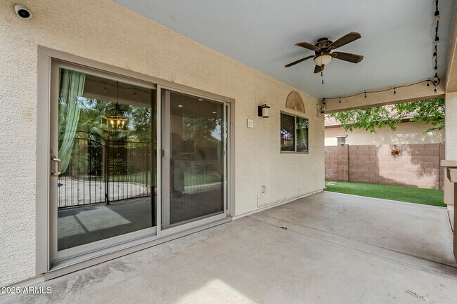 Building Photo - 2744 E Donato Dr