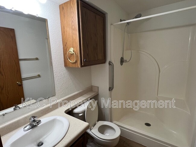 Building Photo - 523 S 11th St