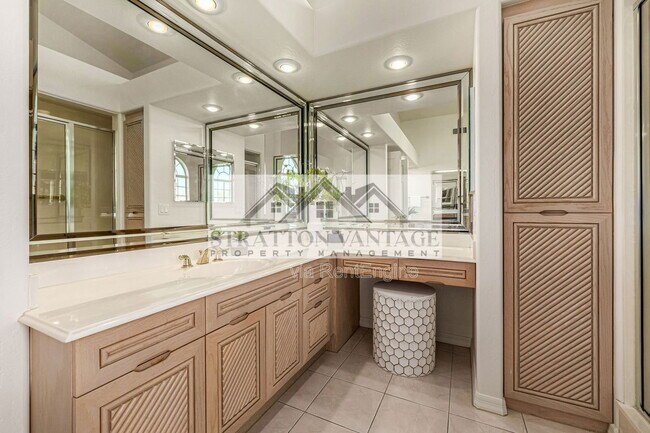 Building Photo - 15848 E Brodiea Dr