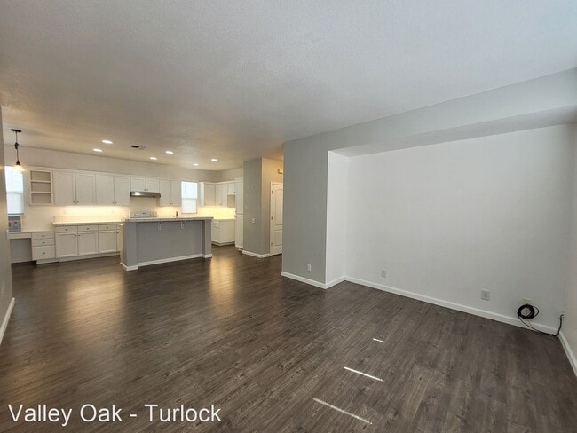 Building Photo - 4 br, 2.5 bath House - 4215 Montara Dr.