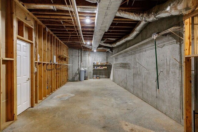 Building Photo - 580 Wolf Creek Trail