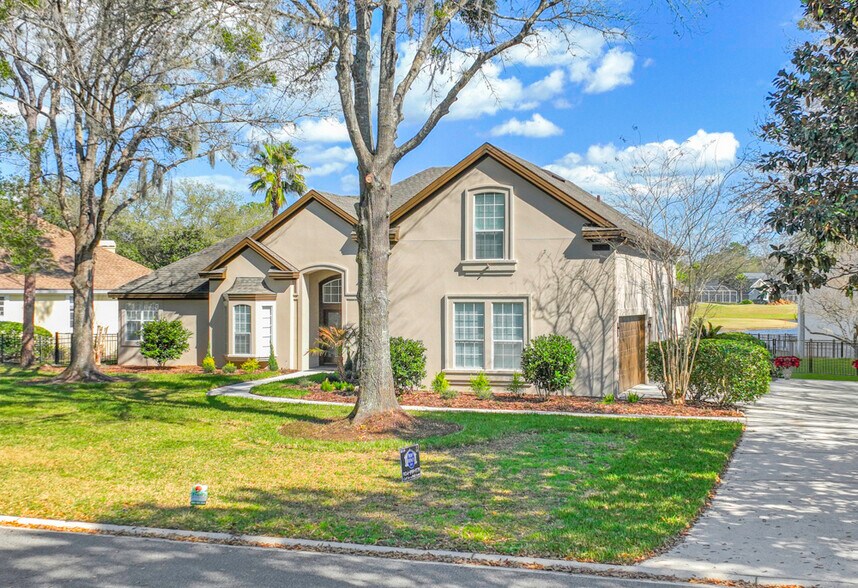 Building Photo - 10061 Vineyard Lake Rd E