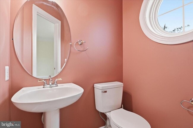 Building Photo - 981 Herons Run Ln