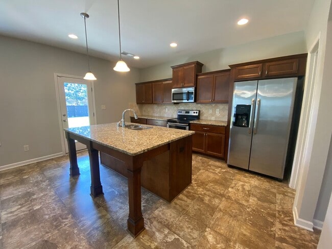 Building Photo - 106 Brown Thrasher Ln