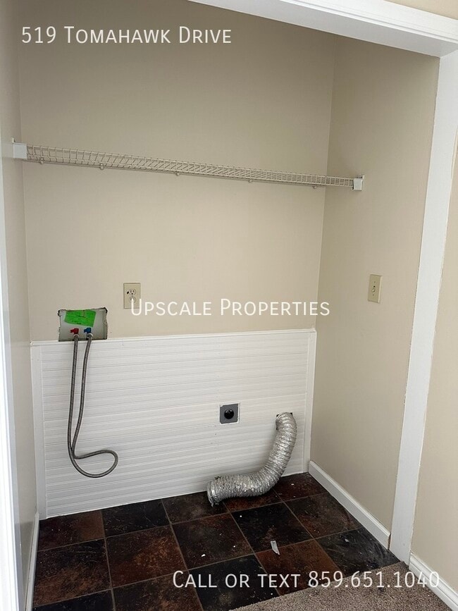 Building Photo - 519 Tomahawk Dr