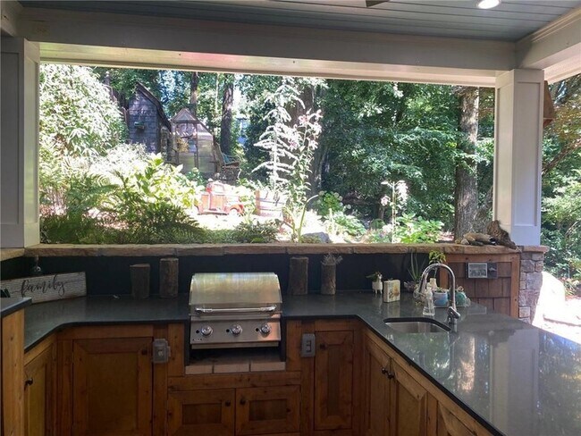 Building Photo - 1891 Ardmore Rd NW