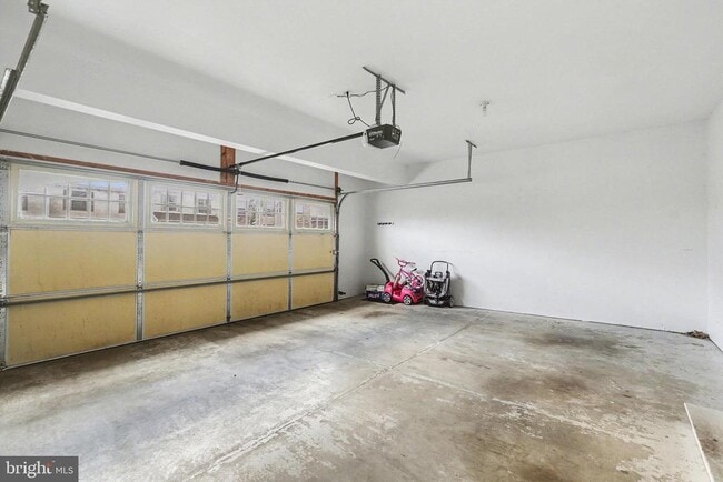 Building Photo - 1841 Vista Dr