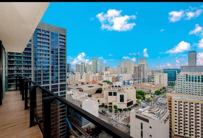 Building Photo - 398 NE 5th St