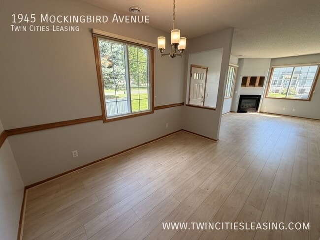 Building Photo - 1945 Mockingbird Ave
