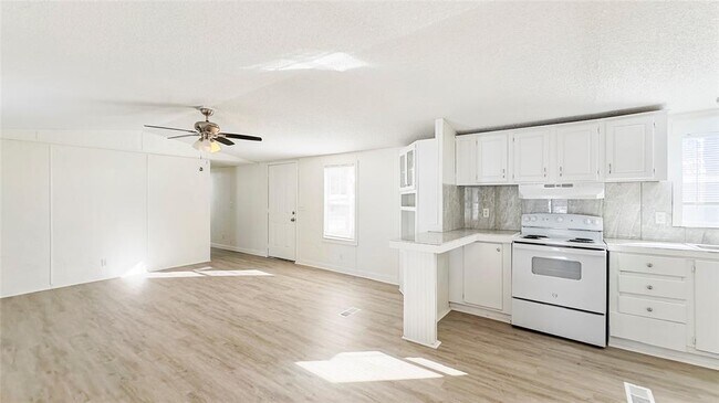 Building Photo - 1202 US-190