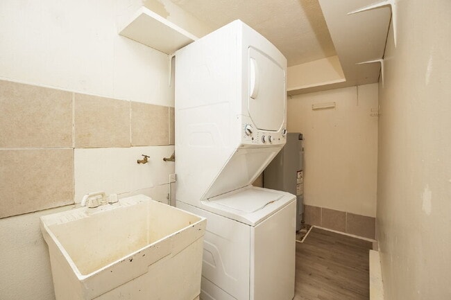Building Photo - 1319 Fillmore Cir