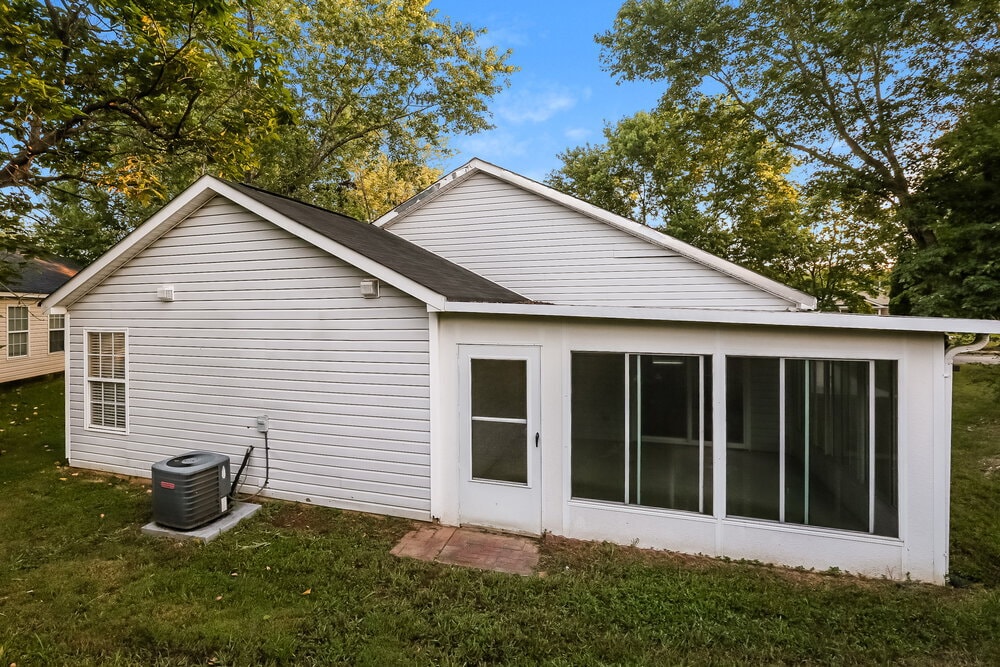 Building Photo - 3084 Champion Ln SW