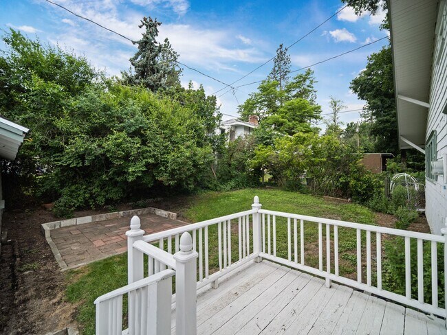 Building Photo - Charming Furnished 2BR Bungalow in Rockwood