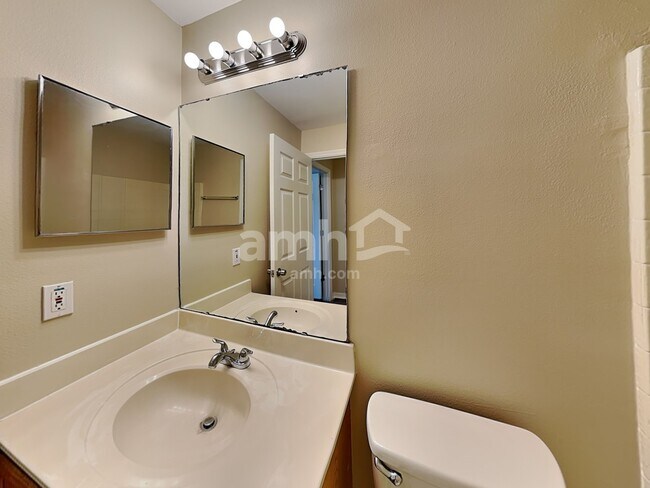 Building Photo - 16027 Dorchester Blvd