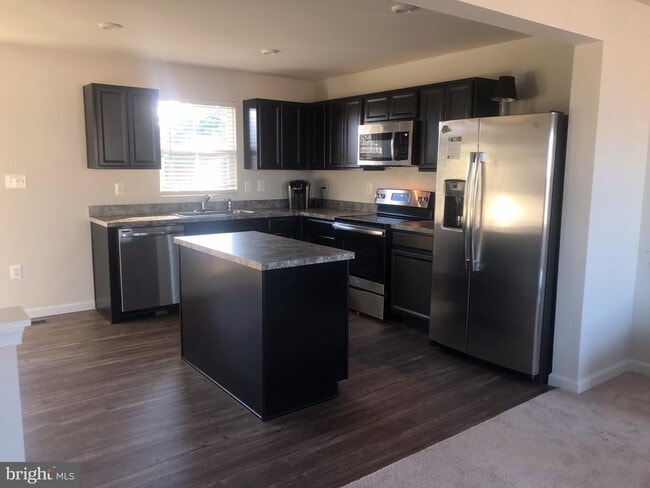 Building Photo - 2896 Farzi Cir