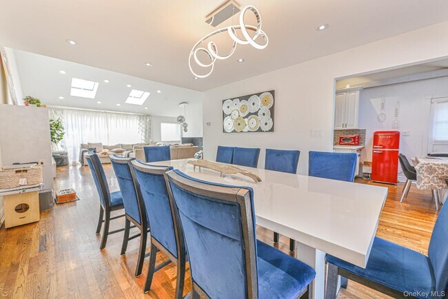 Building Photo - 972 South End