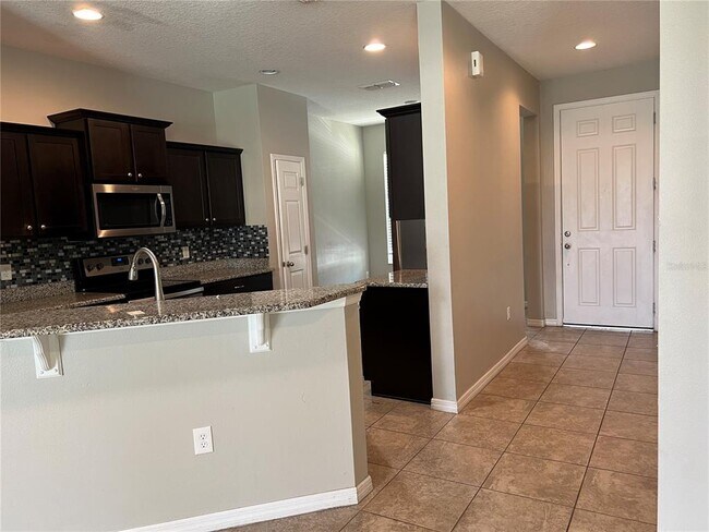 Building Photo - 4850 Poolside Dr