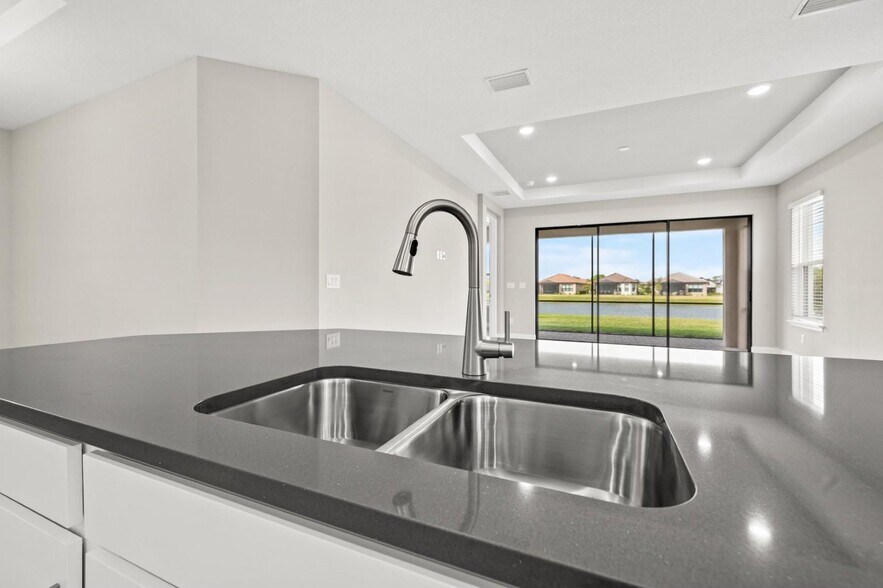Building Photo - 3040 Formia Ct