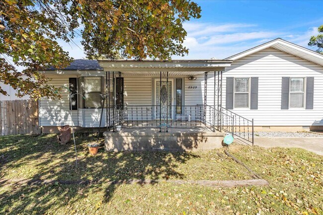 Building Photo - 8929 NE 52nd St