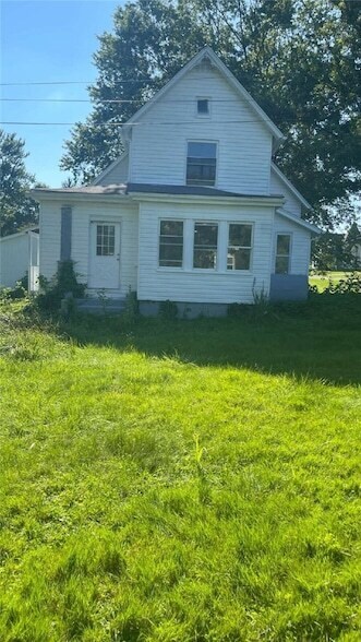 Building Photo - 240 Robinson St