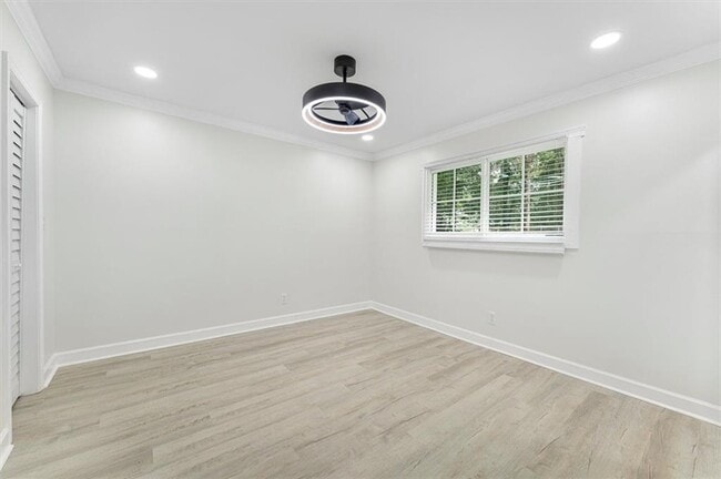 Building Photo - 6073 Fieldcrest Dr