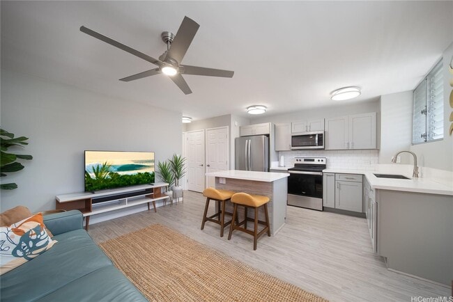 Primary Photo - 1401 Lusitana St