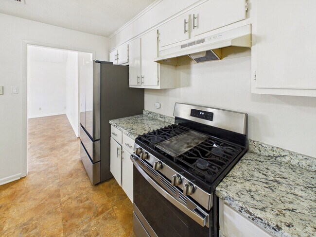 Building Photo - 1013 San Benito Dr
