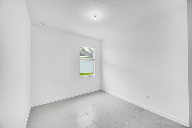 Building Photo - 3532 Angler Dr